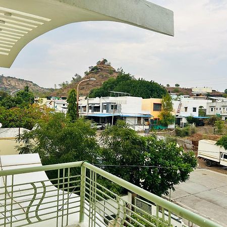 Private & Elegant 3Bhk Villa, Hillside Hideaway, 10 Mins From Mh Bus Stand أورانغاباد المظهر الخارجي الصورة