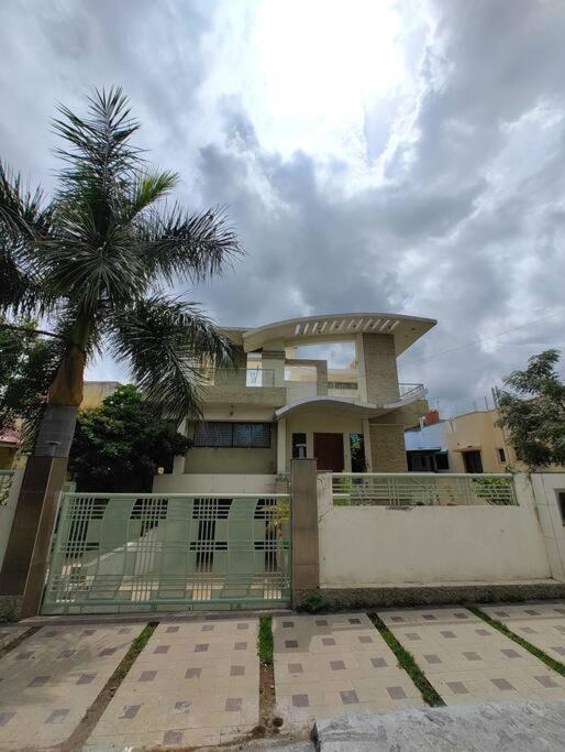 Private & Elegant 3Bhk Villa, Hillside Hideaway, 10 Mins From Mh Bus Stand أورانغاباد المظهر الخارجي الصورة